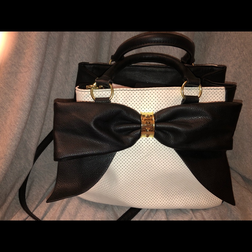Black and white purse